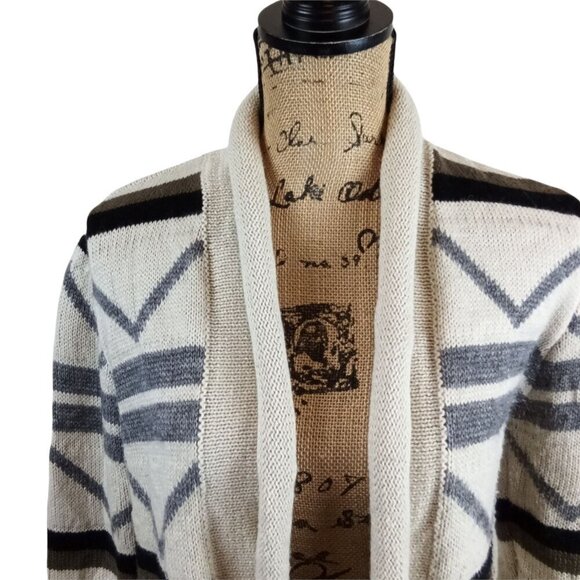 B B Dakota Southwest Aztec Wool Blend Open Front Cardigan Sweater Size Small - Picture 4 of 7